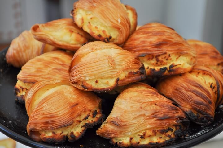 Sfogliatelle is one of the best Italian desserts.