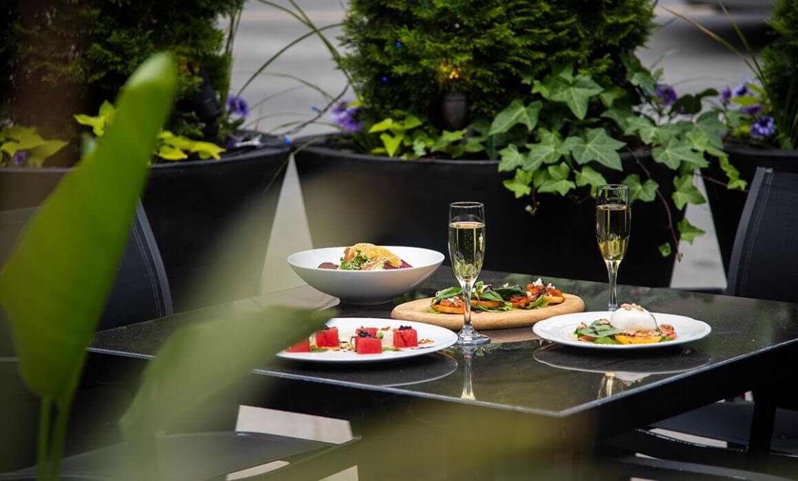 What Exactly Is Al Fresco Dining?