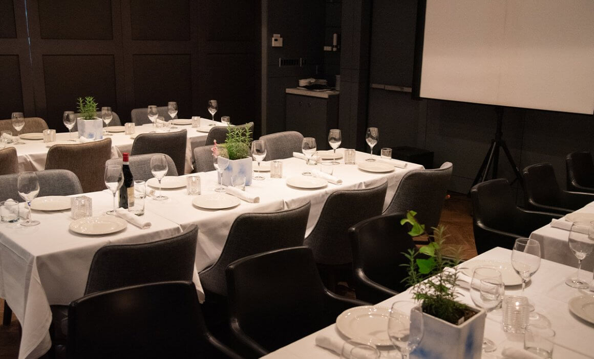How to Plan a Corporate Dinner Event 